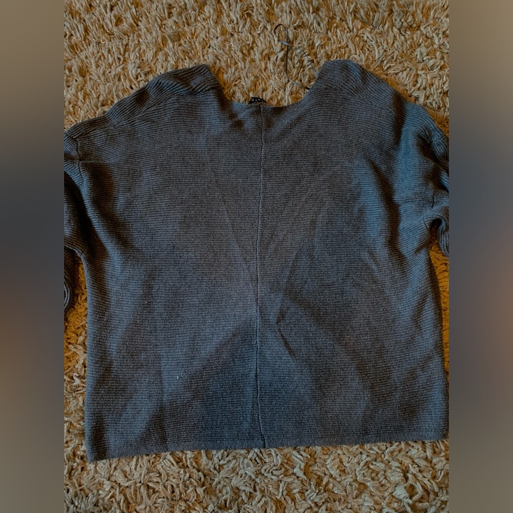 1. State, size XXL, grey, v-neck sweater - Picture 3 of 3